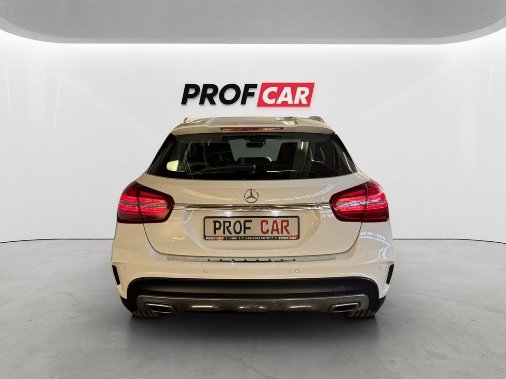 نمای دیگر مرسدس بنز GLA 200 AMG لاین AHK-TOTW-MEM-LED-PDC-SHZ-AMBIEN