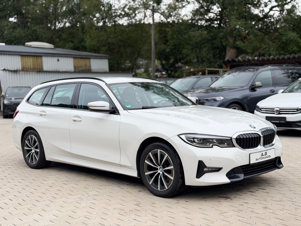 نمای دیگر بی ام و 3 تورینگ 320 d اسپورت لاین / LED / AHK / 103.400km