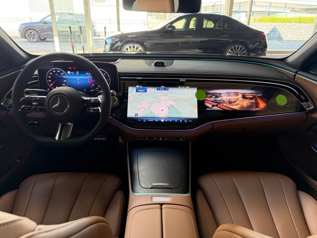 مرسدس بنز E 220 d 4Matic AMG پریمیوم پلاس/سوپراسکرین/21"