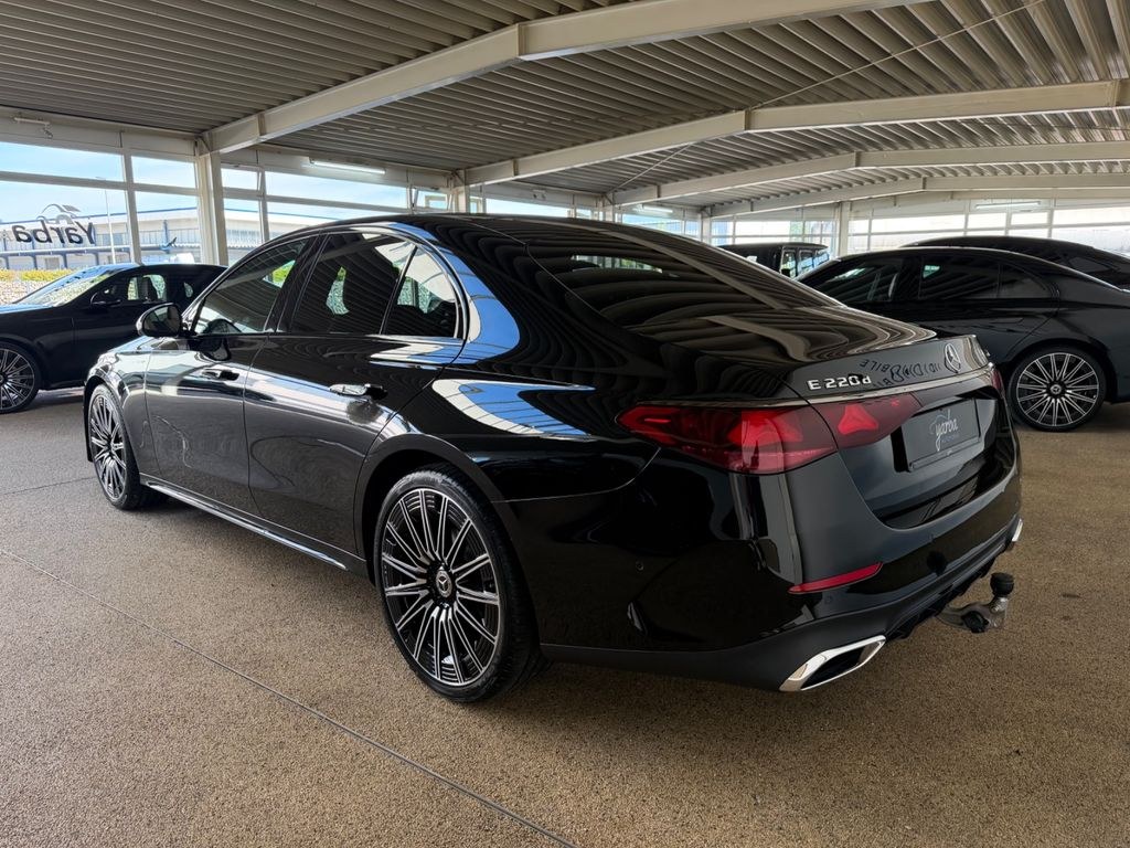 نمای دیگر مرسدس بنز E 220 d 4Matic AMG پریمیوم پلاس/سوپراسکرین/21"