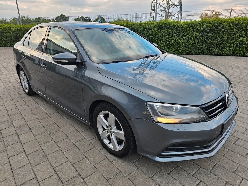 نمای دیگر فولکس واگن جتا 2.0 TDI 81kW بلوموشن*ناوی*کروز کنترل