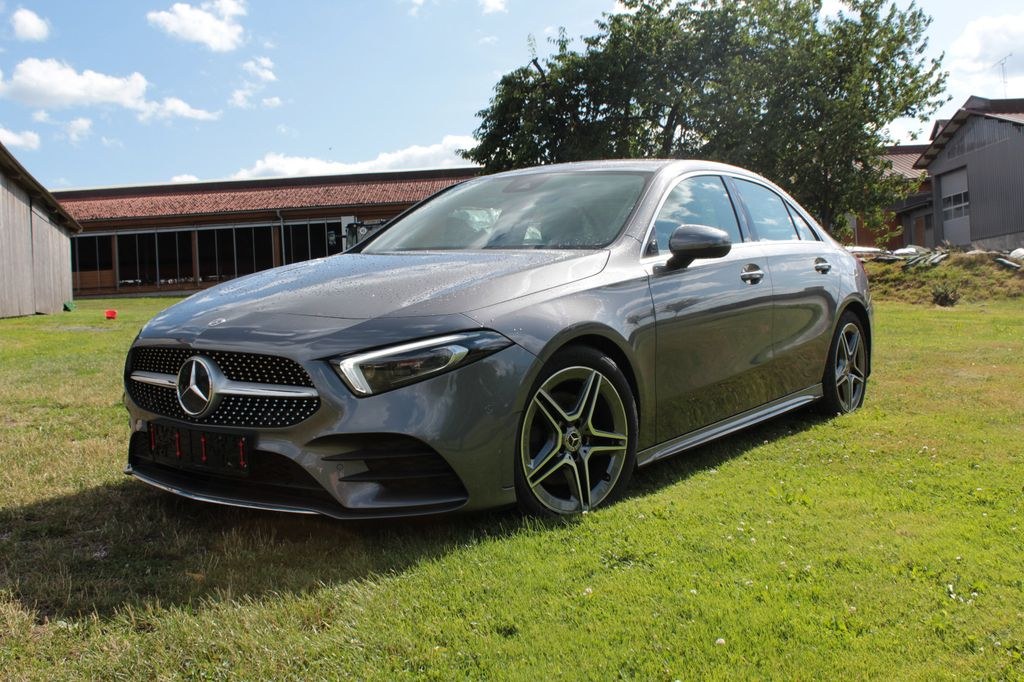 نمای دیگر مرسدس بنز A 220 d AMG لاین, لیموزین, AHK, گارانتی