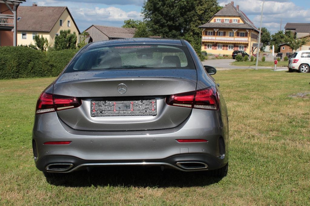 نمای دیگر مرسدس بنز A 220 d AMG لاین, لیموزین, AHK, گارانتی