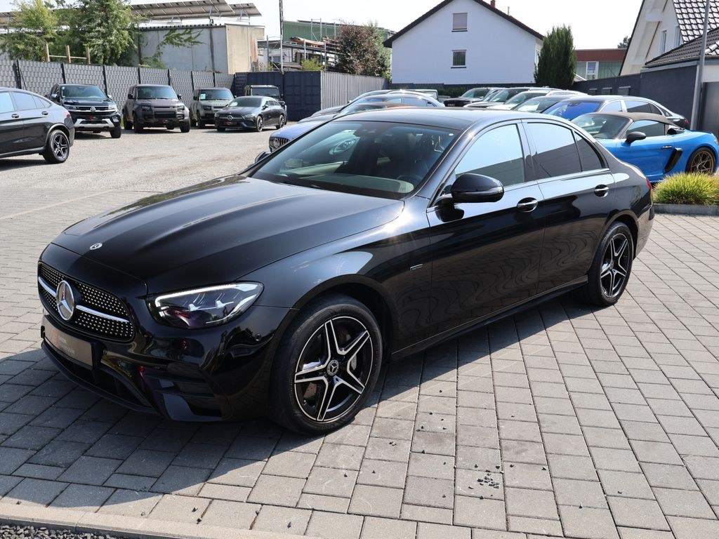 نمای دیگر مرسدس بنز E 300 de 4M AMG پانوراما-نایت پک-قلاب یدک-دوربین-واید اسکرین