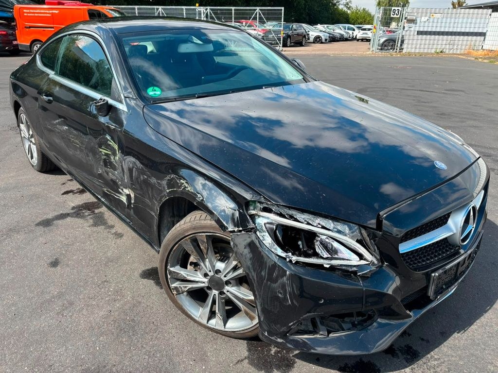 نمای دیگر مرسدس بنز C 200 C کوپه C 200 4Matic