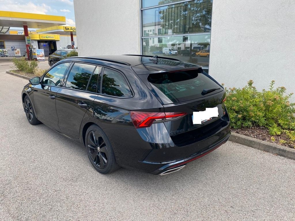 نمای دیگر اشکودا اکتاویا کومبی RS 2.0TDI ویرتو*MATRIX*AHK*لاین***