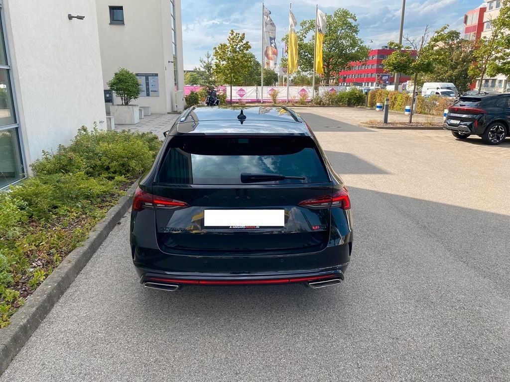 نمای دیگر اشکودا اکتاویا کومبی RS 2.0TDI ویرتو*MATRIX*AHK*لاین***
