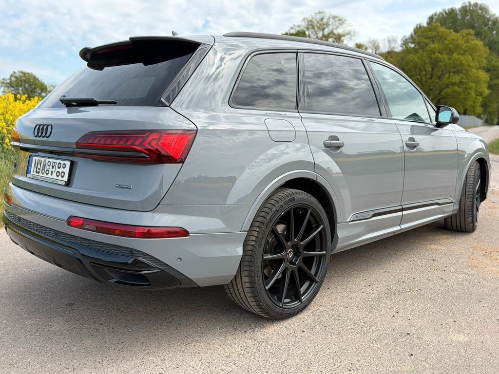 نمای دیگر آئودی Q7 TDI کامپتیشن - اس لاین VOLL+HUD+AHK+PANO+