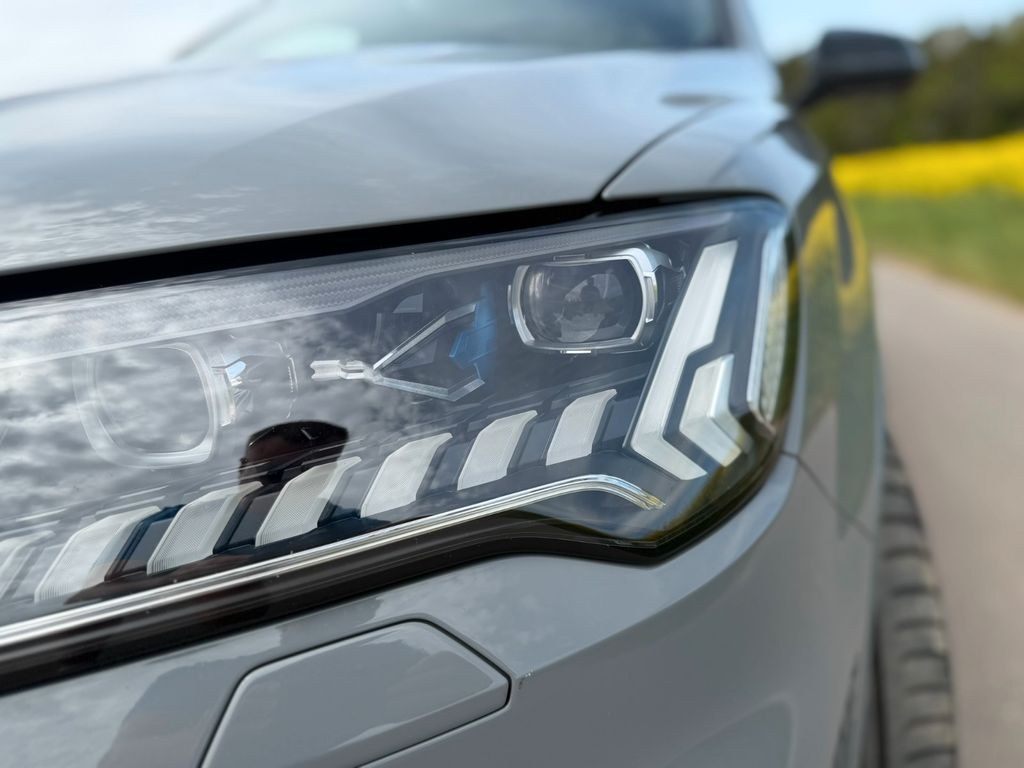 نمای دیگر آئودی Q7 TDI کامپتیشن - اس لاین VOLL+HUD+AHK+PANO+