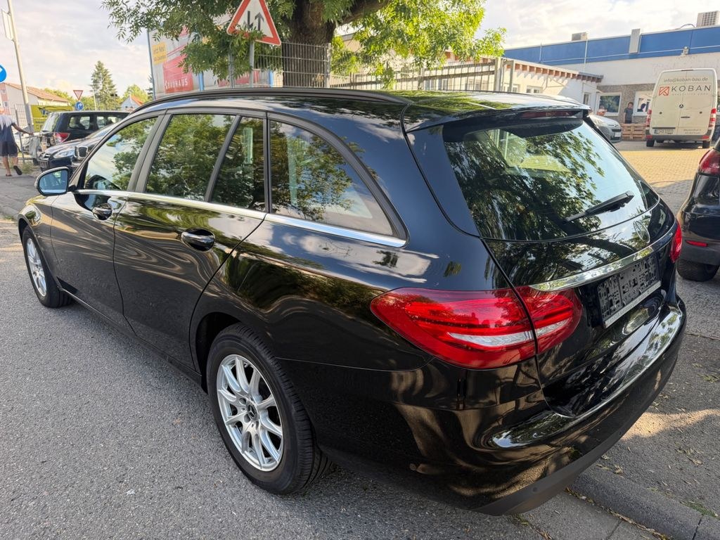 نمای دیگر مرسدس بنز C 200 C T-Modell C 200 d G-Tronic Plus EURO 6