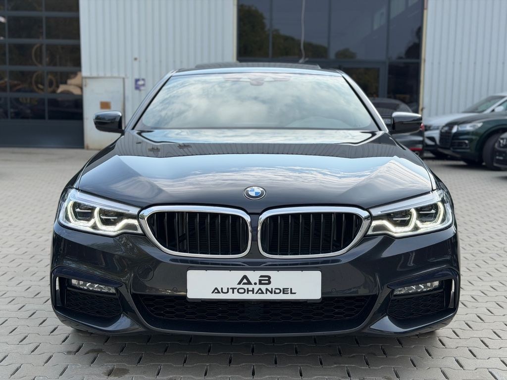 نمای دیگر بی ام و 5 تورینگ 540 d xDrive M اسپورت / PANO / AHK / H&K