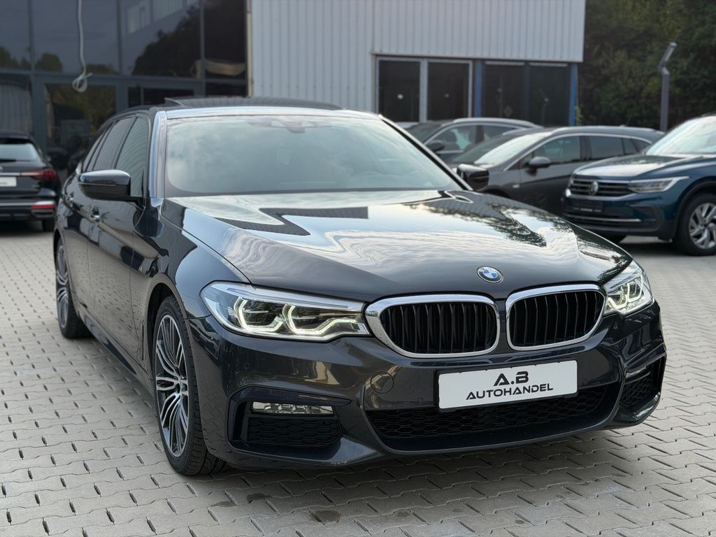 نمای دیگر بی ام و 5 تورینگ 540 d xDrive M اسپورت / PANO / AHK / H&K