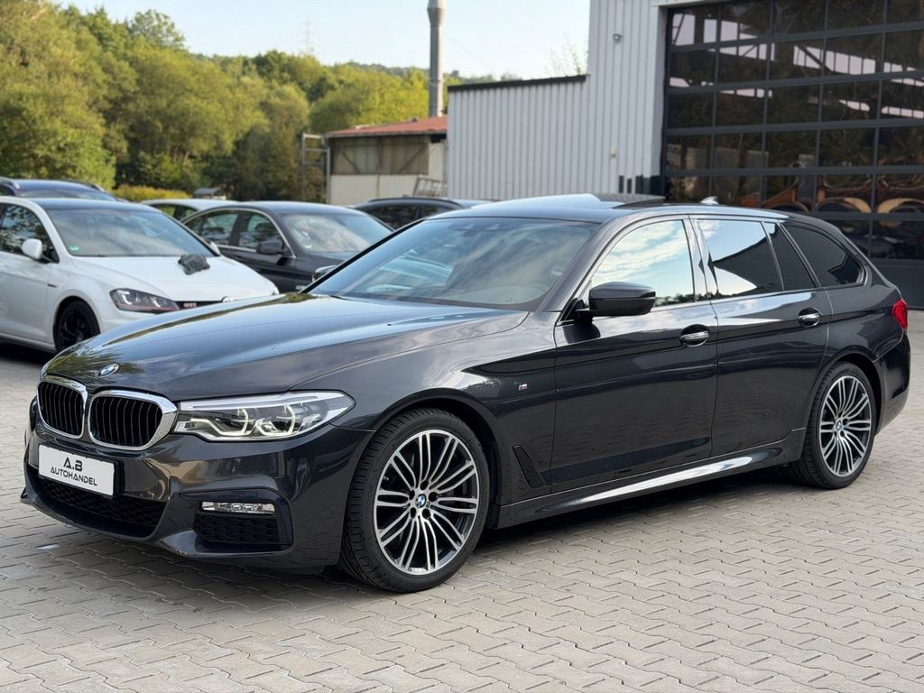 نمای دیگر بی ام و 5 تورینگ 540 d xDrive M اسپورت / PANO / AHK / H&K