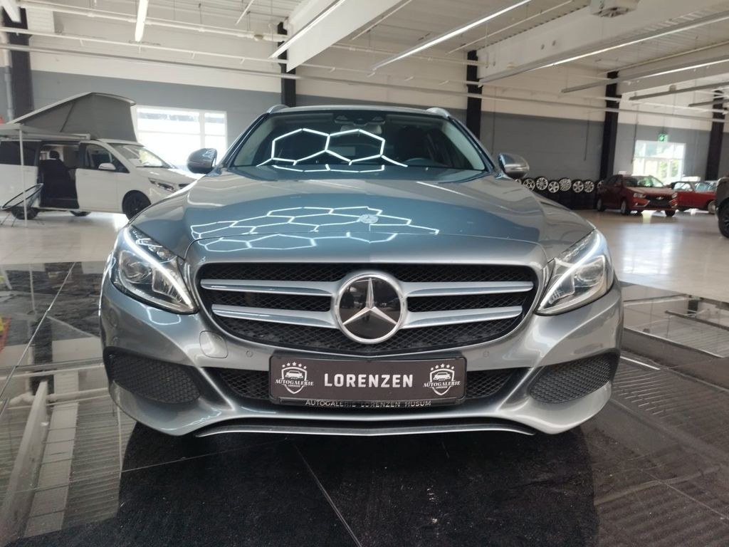 نمای دیگر مرسدس بنز C 250 C تی-مدل
