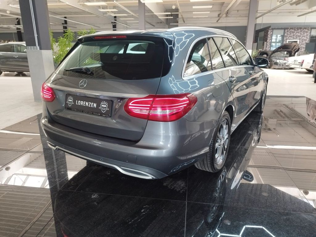 نمای دیگر مرسدس بنز C 250 C تی-مدل