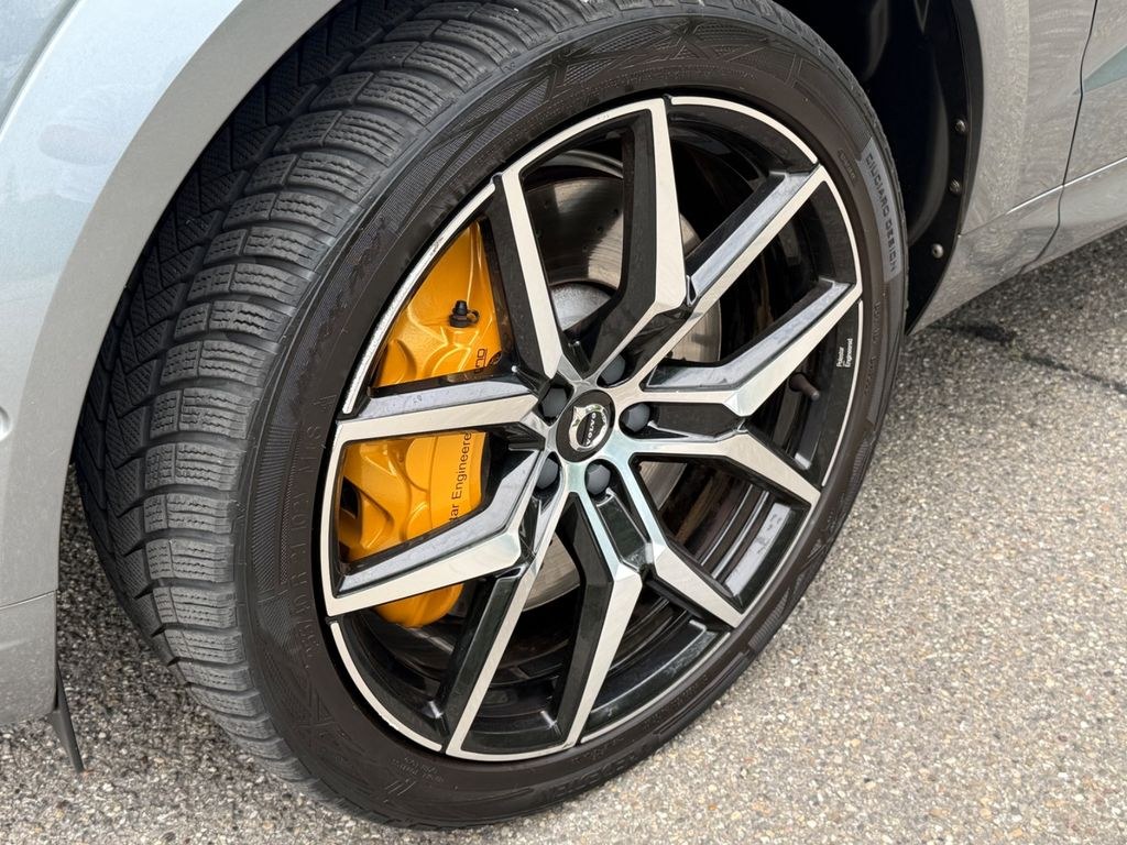 نمای دیگر ولوو XC60 پولستار انجینرد ریچارج پلاگین هیبرید