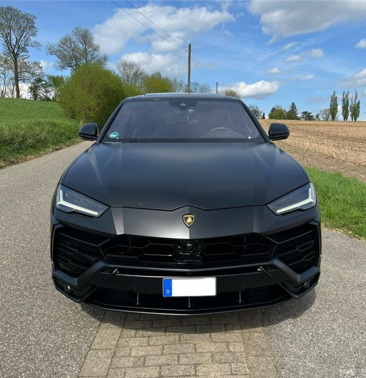 نمای دیگر لامبورگینی اوروس 4.0 V8 اتوماتیک نرو هلن مات
