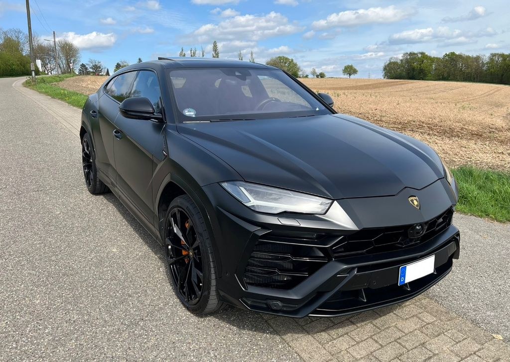 نمای دیگر لامبورگینی اوروس 4.0 V8 اتوماتیک نرو هلن مات