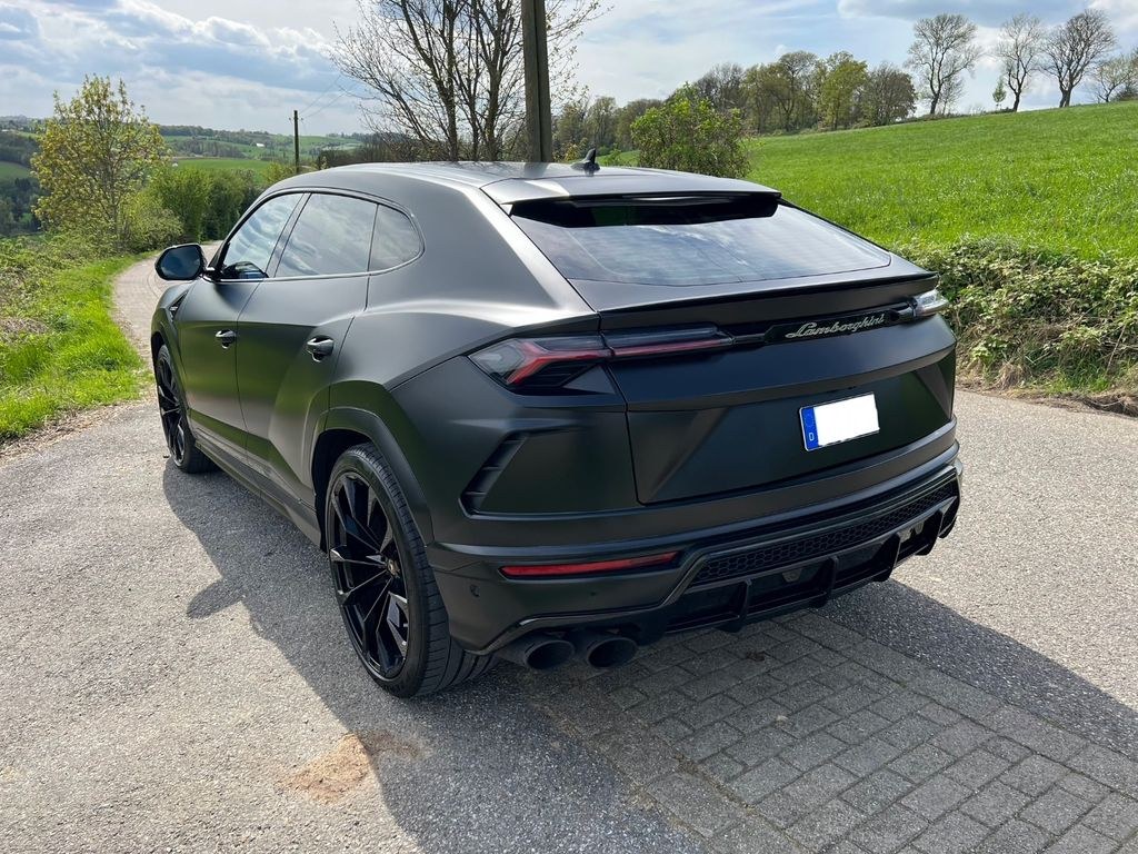 نمای دیگر لامبورگینی اوروس 4.0 V8 اتوماتیک نرو هلن مات