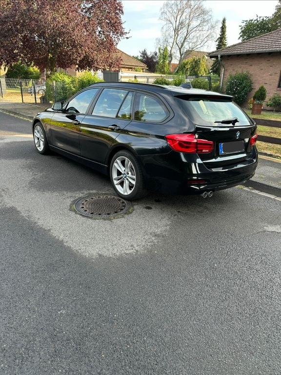 نمای دیگر بی ام و 320d xDrive تورینگ Advantage اتوماتیک Adv...