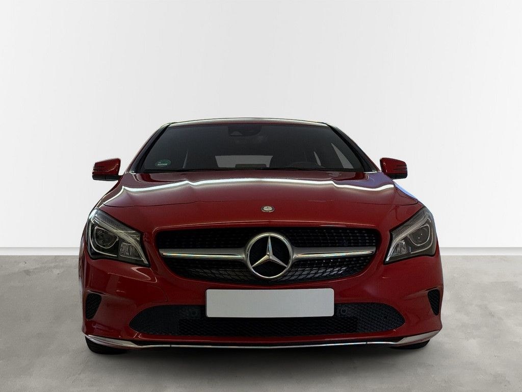 نمای دیگر مرسدس بنز CLA 180 شوتینگ بریک AMG لاین ناوبری بخاری کمکی LED