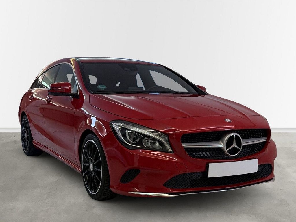 نمای دیگر مرسدس بنز CLA 180 شوتینگ بریک AMG لاین ناوبری بخاری کمکی LED