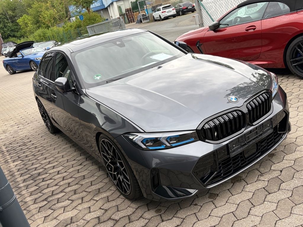نمای دیگر بی ام و 330i xDrive M اسپرت*M340i بدنه کیت*تبدیل فیس لیفت