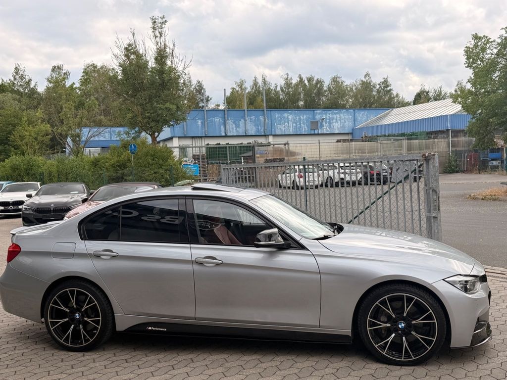 نمای دیگر بی ام و 328i RWD M اسپرت پکیج*چرم*ناوی*LED*دوربین*