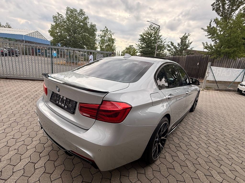 نمای دیگر بی ام و 328i RWD M اسپرت پکیج*چرم*ناوی*LED*دوربین*