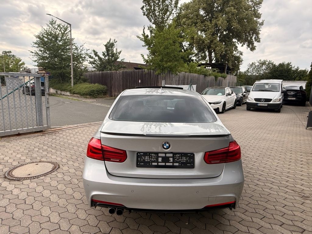 نمای دیگر بی ام و 328i RWD M اسپرت پکیج*چرم*ناوی*LED*دوربین*