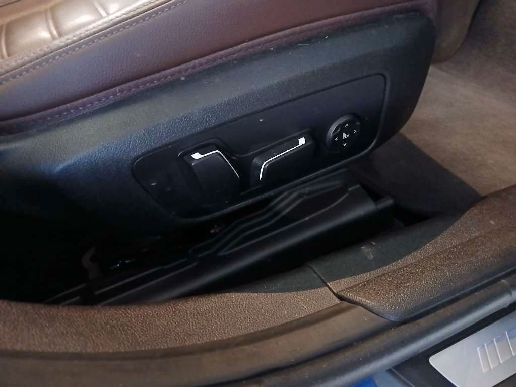 نمای دیگر بی ام و Lim. 320 d xDrive M Sport Panorama FROZEN PORTIM
