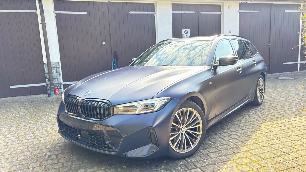 بی ام و 320 d xDrive M Sport Panorama E.Sitz. H&K KeyGo.