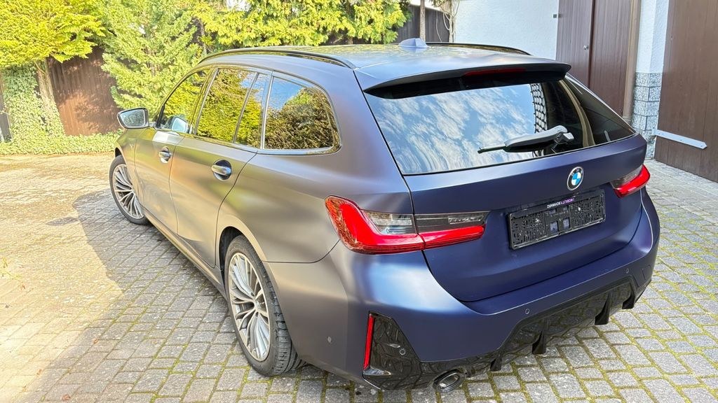 نمای دیگر بی ام و 320 d xDrive M Sport Panorama E.Sitz. H&K KeyGo.