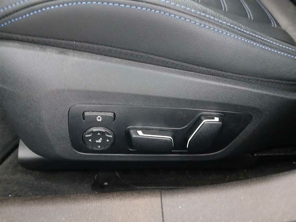 نمای دیگر بی ام و 320 d xDrive M Sport Panorama E.Sitz. H&K KeyGo.