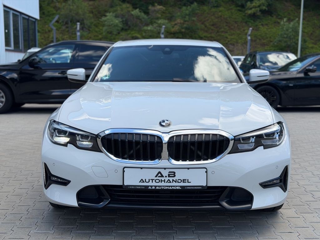 نمای دیگر بی ام و 3 لیموزین 320 d xDrive اسپورت لاین / HUP / RCAM / LED