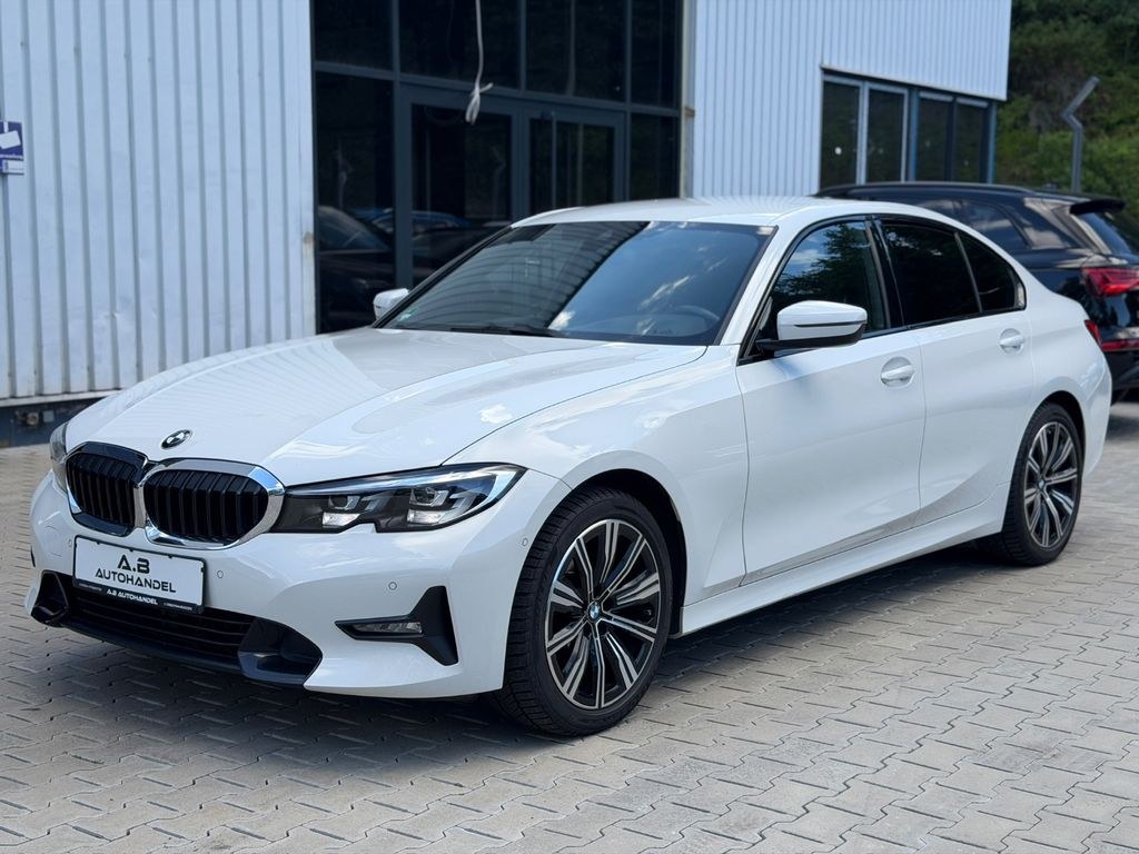 نمای دیگر بی ام و 3 لیموزین 320 d xDrive اسپورت لاین / HUP / RCAM / LED