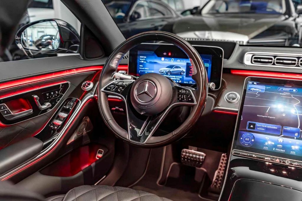 نمای دیگر مرسدس بنز S 350 d 4M لانگ / AMG لاین / درایو پایلوت / پانوراما