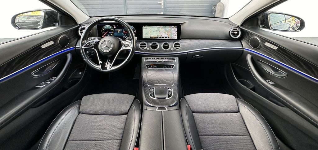 نمای دیگر مرسدس بنز E 220 d*AMG-لاین*MBUX*AHK*KEY-GO*NIGHT*ACC+*360°