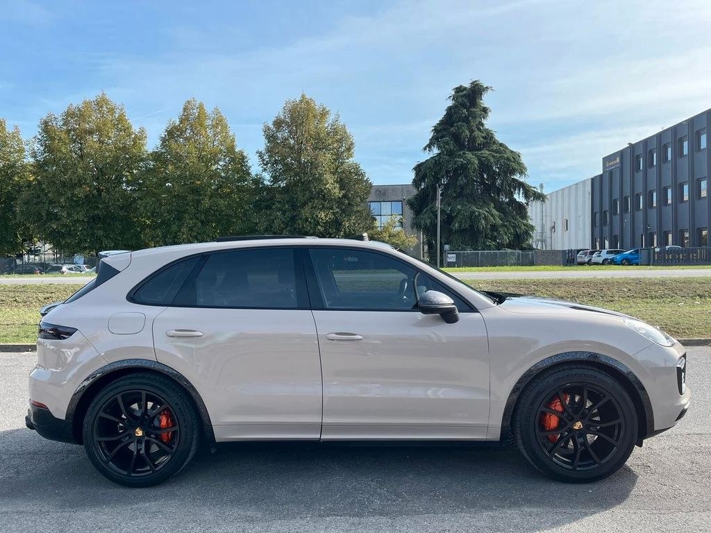 نمای دیگر پورشه کاین 3.0 V6 E-هیبرید