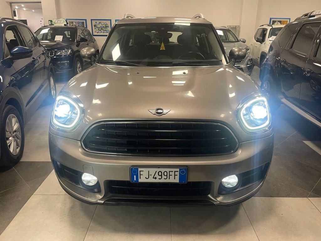 نمای دیگر مینی مینی وان دی کانتری‌من 1.5 بیزینس