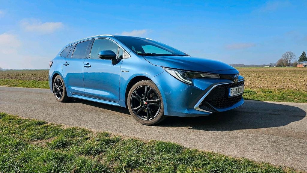 تویوتا Corolla Hybrid 2.0l Lounge