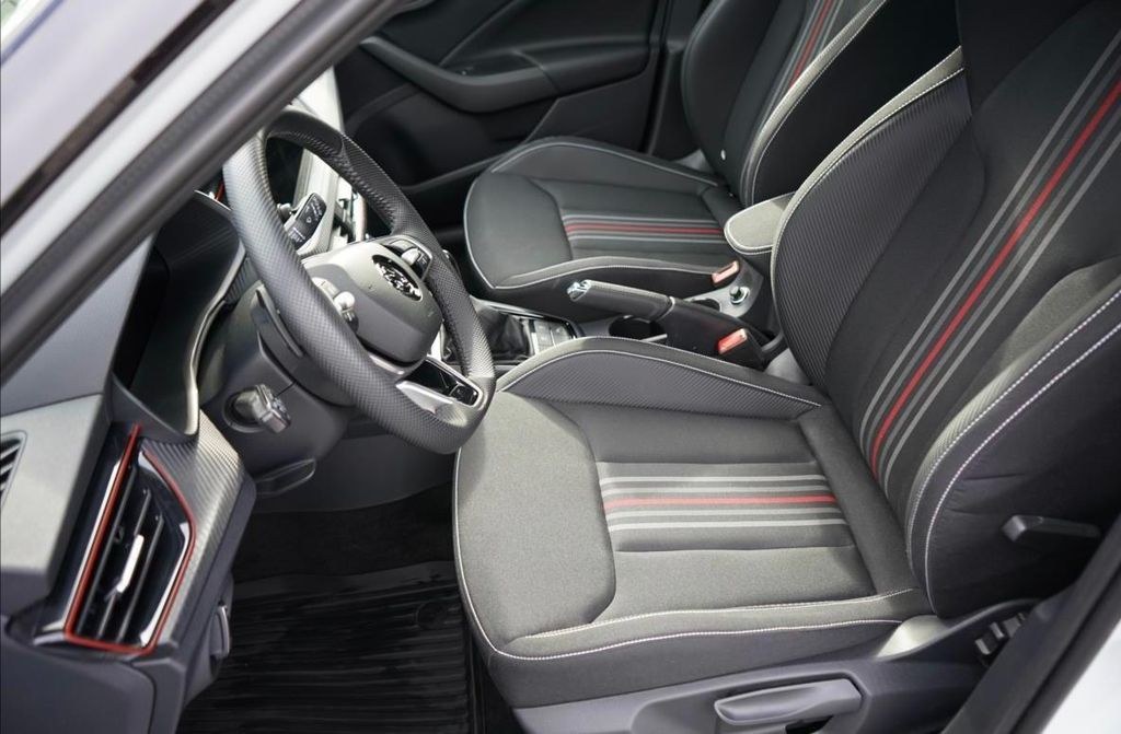 نمای دیگر Skoda Kamiq Monte Carlo Facelift 1.5 TSI DSG Panorama,