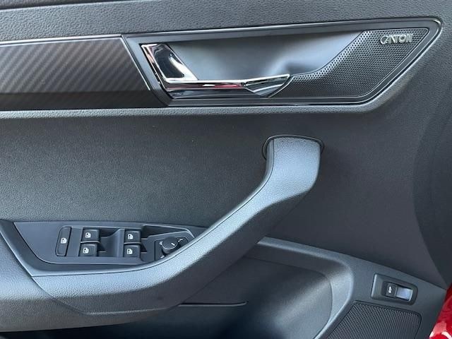 نمای دیگر Skoda Karoq 1.5TSI Sportline DSG Matrix AHK Navi