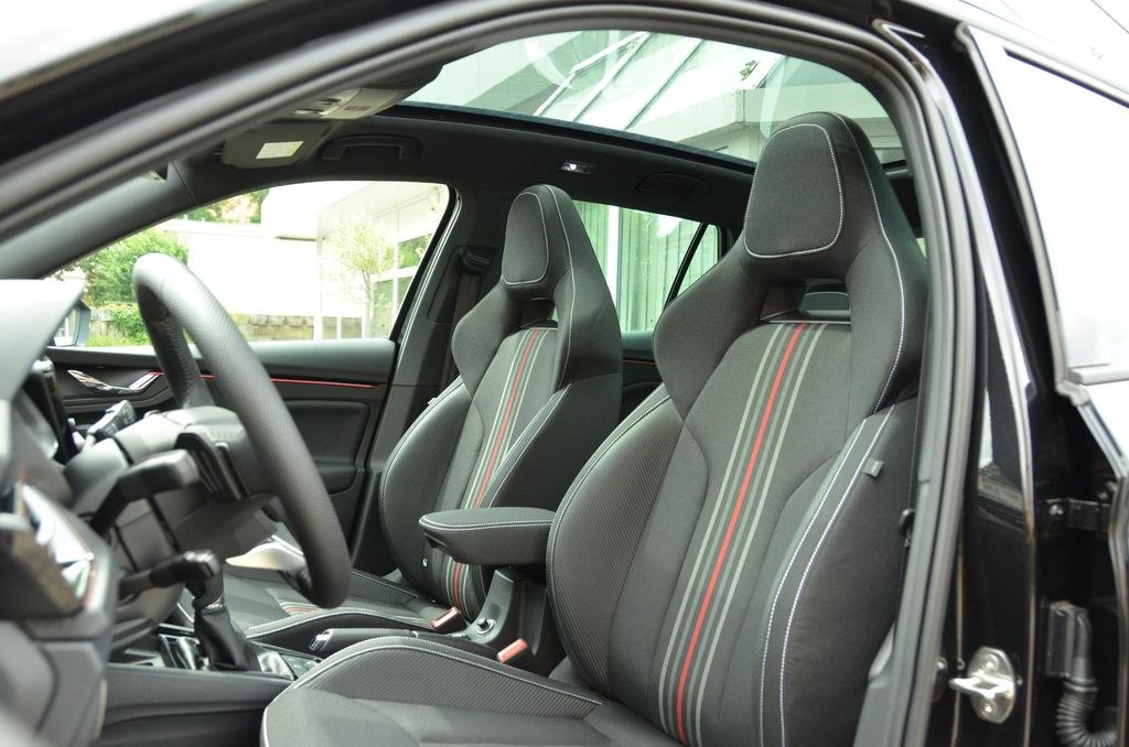 نمای دیگر Skoda Kamiq Monte Carlo Facelift 1.5 TSI DSG Panorama,