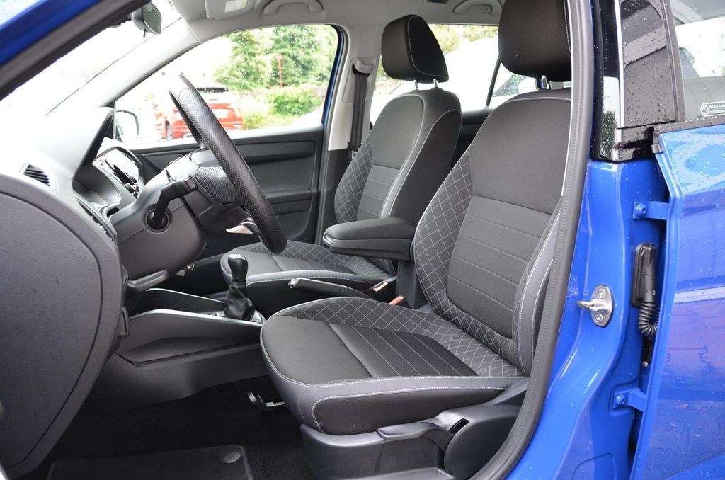نمای دیگر Skoda Fabia Combi 1.0 TSI Black Tour Klima PDC vo+hi R