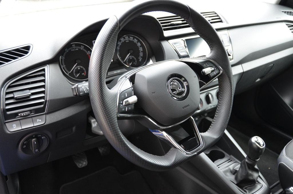 نمای دیگر Skoda Fabia Combi 1.0 TSI Black Tour Klima PDC vo+hi R