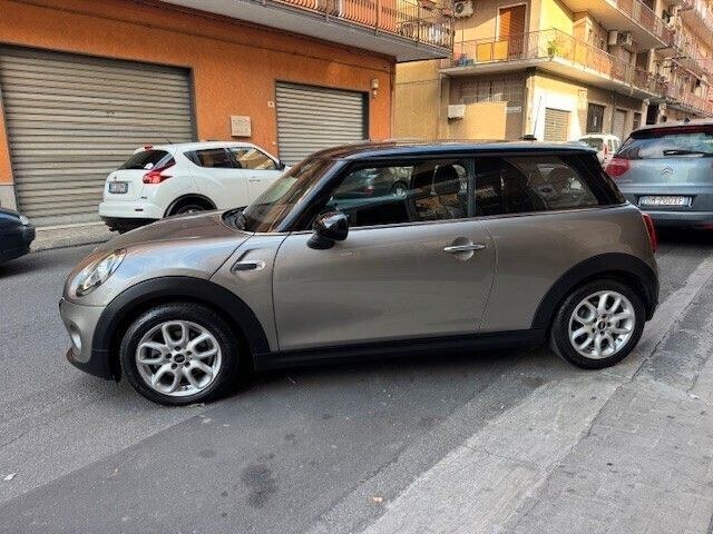 نمای دیگر MINI Mini 1.5 Cooper D Hype - Full LED - 2018