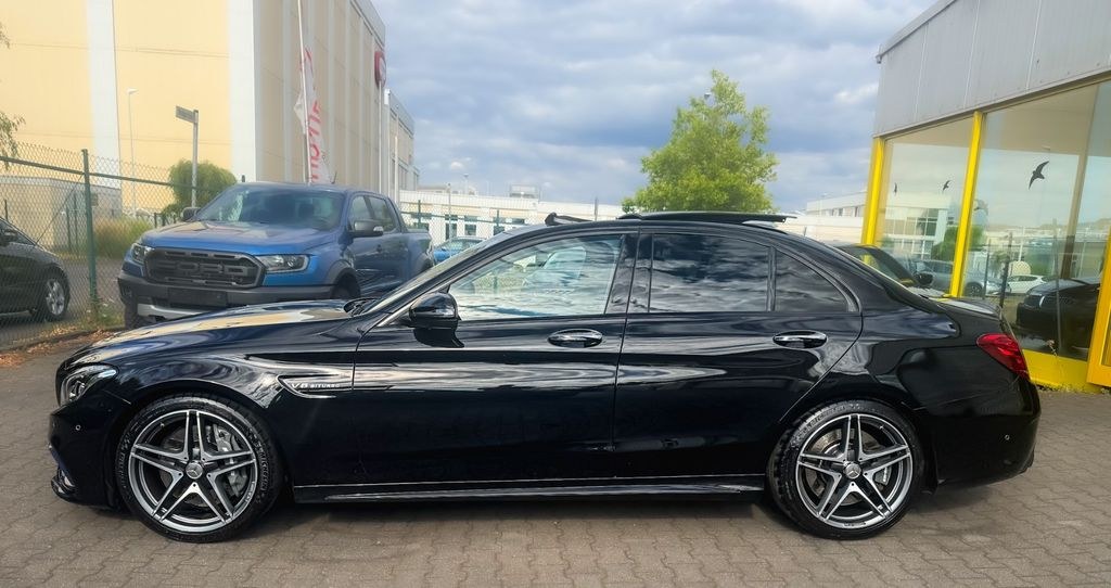 نمای دیگر مرسدس بنز C 63 AMG/PANO/DISTR/BURMESTER/360°/NIGHTPAKET/