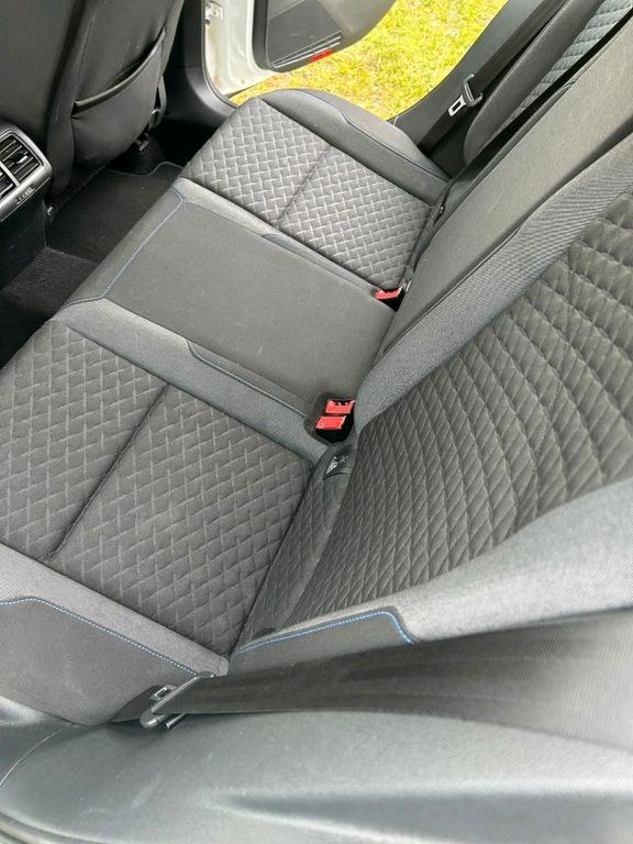 نمای دیگر فولکس واگن VW گلف7 واریانت 1.0 TSI / 116 PS / TÜV نو