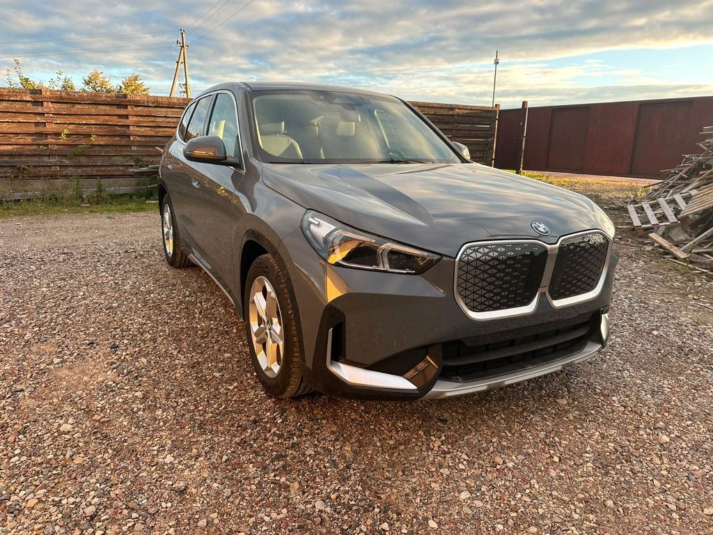 بی ام و iX1 xDrive30 مدل اروپا